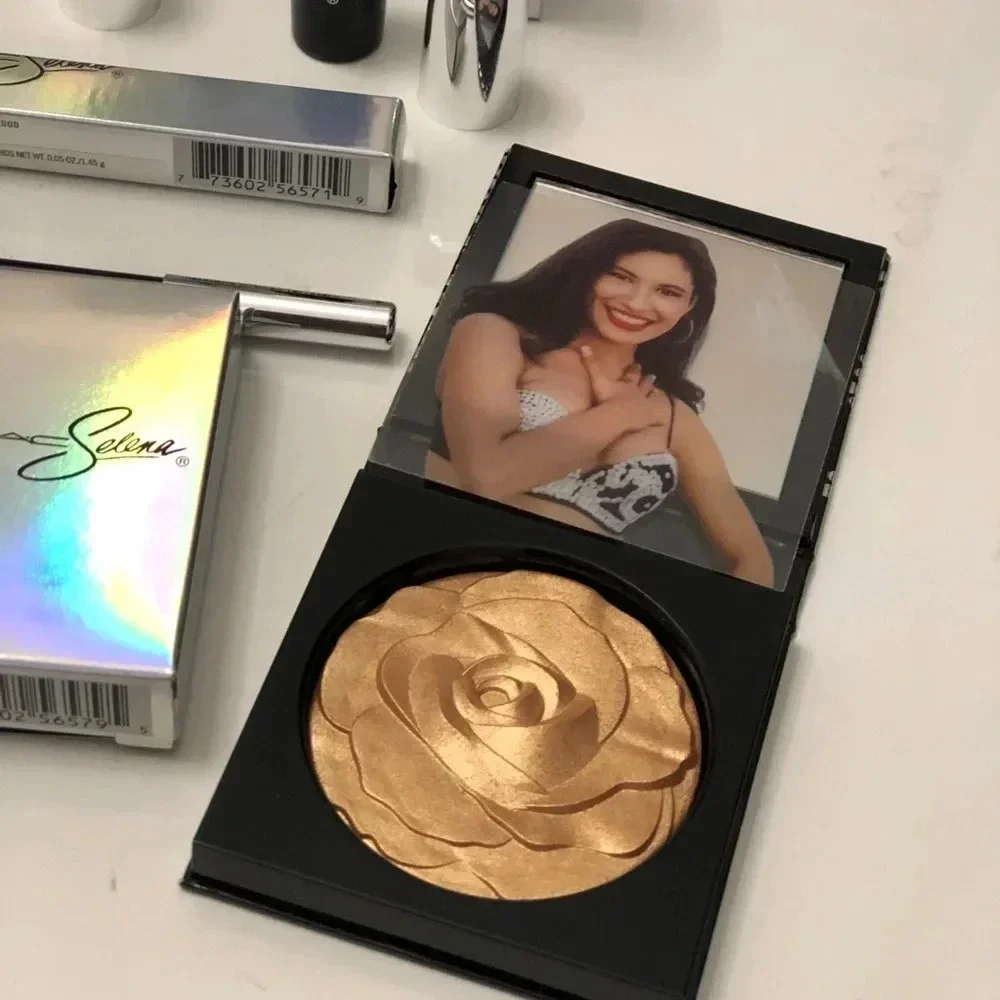 - New! Mac Selena 8pcs collection